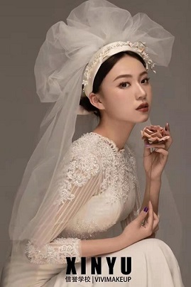 珠海化妆培训—复古新娘造型