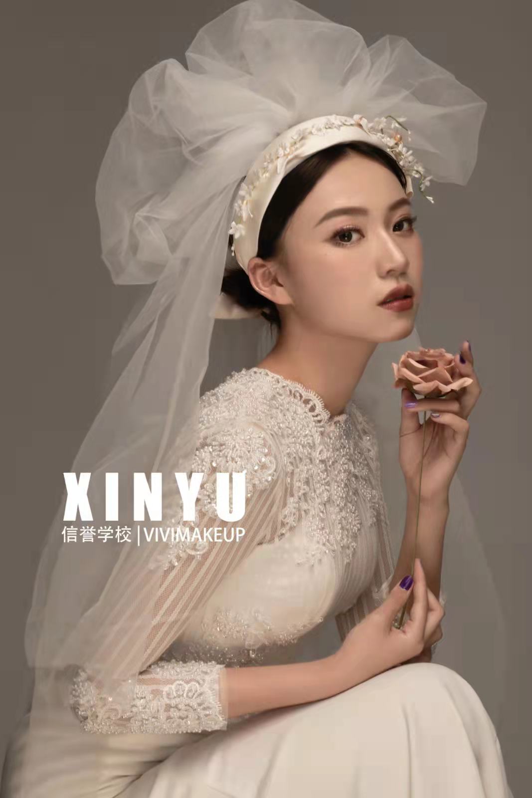 复古新娘造型